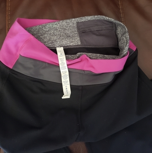Lululemon Astro Capri Waisted Yoga Goove - Picture 6 of 9